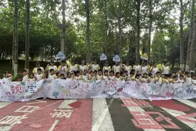果然视频 |打鼓、弹琴、跳芭蕾，青岛幼儿园萌娃表演艺术快闪图片
