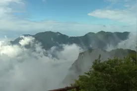 江西庐山现磅礴壮阔的云海景观图片