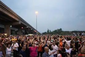 视评来了︱成都“野生蹦迪”火了越纯粹越好玩？图片