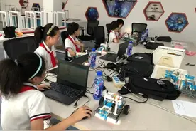 当学生遇上人工智能！这个暑期，科创课程受欢迎→图片