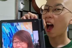 27岁秃头女孩在TikTok圈粉百万，网友：她是勇士 ！图片