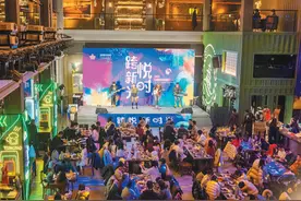 9个啤酒大篷和1个精酿啤酒嘉年华大篷！青岛啤酒节2000余款中外啤酒等你品饮图片