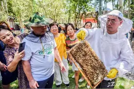 资溪：以“蜜”为媒 举办“摇蜜节”图片