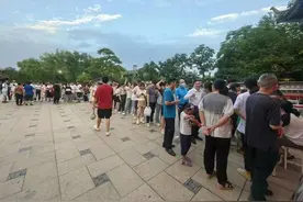 背出《春江花月夜》，177名游客凭才华免费夜游瘦西湖图片