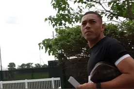 足球场上哪个位置最好踢？中后卫？守门员？来看看英超球队富勒姆的回答👀图片