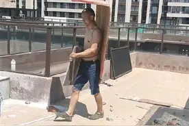 男子工地两次中暑后自制“防晒神器”，心酸的创意背后是对高温劳动保护的呼吁图片
