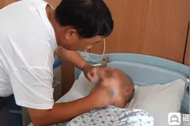 无影灯下㉘｜70多天，兄弟俩终于露出了久违的笑容图片