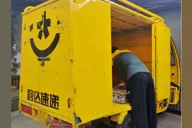 战烈日，斗酷暑，他们诠释了高温下的坚守图片