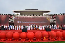 第九届中国锅庄舞展演暨碌曲县庆祝甘南州成立70周年锅庄文化节开幕图片