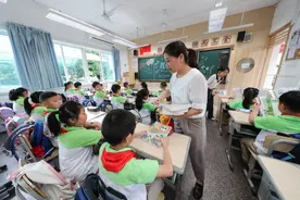 遴选清北复交学霸当中小学老师，别再担忧“大材小用”了图片