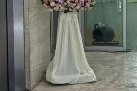 李玟追悼会昨天举行，萧亚轩泣不成声：她一直照亮我图片