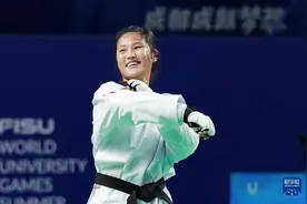 成都大运会丨跆拳道——徐蕾获女子73公斤以上级冠军图片