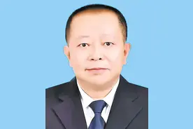 徐耀同志简历图片