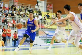 CBA｜天津男篮与李荣培续约三年 前首钢后卫王旭加盟图片