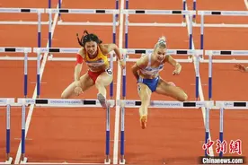 （成都大运会）吴艳妮女子100米栏摘银：“我们巴黎奥运见”图片