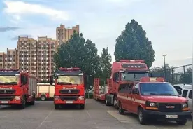 他的微信昵称是“逆行”——追记暴雨中牺牲的90后消防员冯振图片