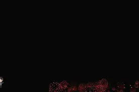 东京江户川花火大会 看日本年轻人的爱情图片