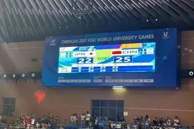 中国队3比0横扫日本队，夺成都大运会女排冠军图片