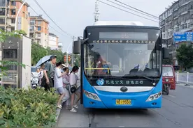 城际公交越开越多，票价最低仅1.8元，公交同城化让居民出行更便利图片