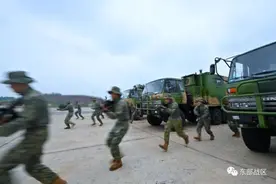 警卫尖兵，盛夏淬火！图片
