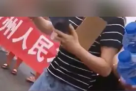 温暖山东丨成武救援队撤离河北涿州，群众自发夹道欢送图片