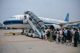 南航在湘迎来近5年最大客流 日均保障出行旅客超2.1万人次图片