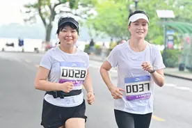 杭州湖滨街道：“笑迎亚运 知联环湖跑”热情开跑图片