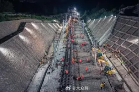 济郑高铁与济南站、大明湖站、济南东站实现接轨联通图片