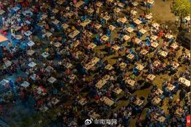 海南人对排球有多热爱？球迷雨后观赛热情依旧图片