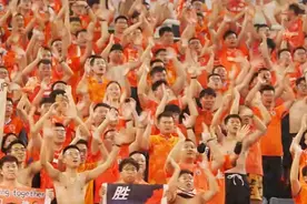 果然视频|泰山队4:0大胜沧州雄狮队！球迷高呼进球队员名字图片