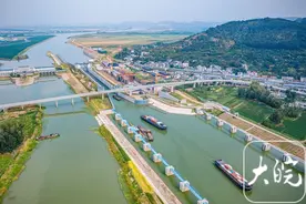 巢湖与淮河率先“牵手” 引江济淮工程江淮沟通段试运行通航图片