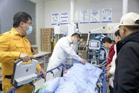 40小时生命接力：瑞金医院成功完成国际危重病人转运图片