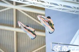 学青会跳水比赛又决出2金 南宁队问鼎女子双人10米跳台冠军图片