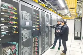 陪AI聊天、教会它方言、让它拦截骗子……  一个大模型诞生300余个工程师岗位图片