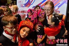法国童声合唱团走进海南五指山图片