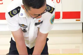 小叶医探｜合肥急救中心专家：心脏骤停要第一时间进行心肺复苏图片