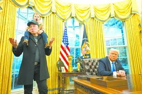 指责联邦机构遭腐蚀，声称政府资金被骗走，马斯克罕见现身白宫为DOGE辩护图片
