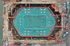 甬舟铁路西堠门公铁两用大桥5号主墩承台混凝土浇筑完成图片