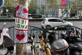 天气变冷，上海历史建筑纷纷穿上毛衣？万物可拟人，情感诉求还是流量焦虑？图片