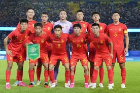 观察：真为国养士？国足亚运队轻取印度队，首发11人包含申花5虎、根宝3将图片
