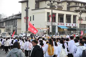 400余名学生重走长征路，赓续红色血脉，传承红色基因！图片