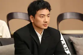 《歌手2024》第三期海来阿木遭淘汰：我能够走到这一期特别幸运，已经知足图片
