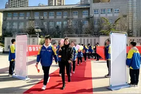 西安高级中学举行初2024届中考百日誓师大会图片
