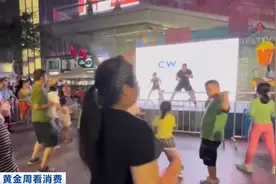 打糕、生蚝…华强北变身网红打卡地！广东深圳美食“卷”出新花样图片