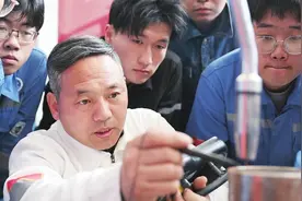 校园工匠|于兴：焊接界的“总教头”图片