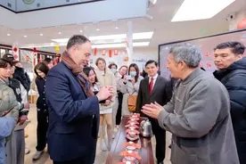 来静安怎么玩、怎么逛？跟着“爱静安”City Walk外国友人专属线路出发｜过新年，在静安图片