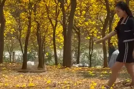 “妈！我也要四天假！我可以现学！啊~~~”图片