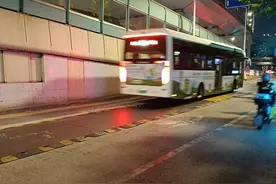 噪声值最高超90分贝！这段市中心道路铺上“钢板阵”日夜持续扰民图片