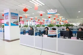 济南市市场监管局组织集中接听12345市民服务热线图片