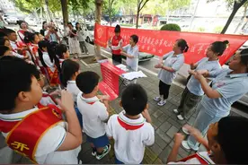 小北岗社区：组织青少年学手语 让有“爱”变“无碍”图片